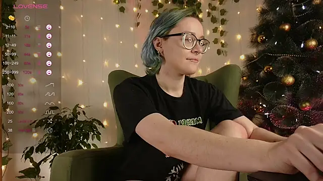 alisahug online show from 12/19/24, 02:46