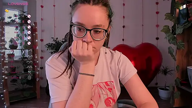 alisahug online show from 02/14/25, 11:31