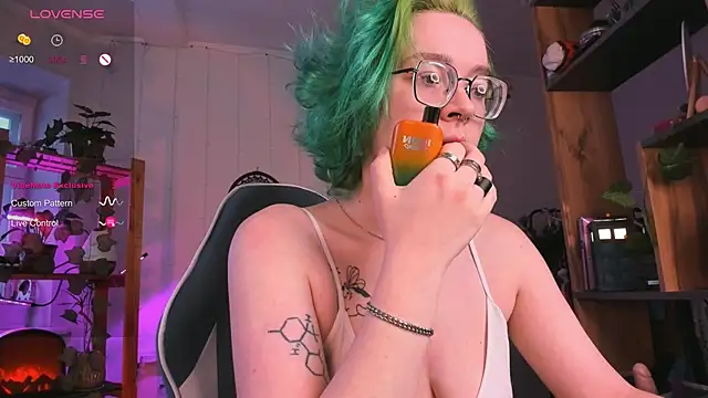 alisahug online show from 03/10/25, 01:10