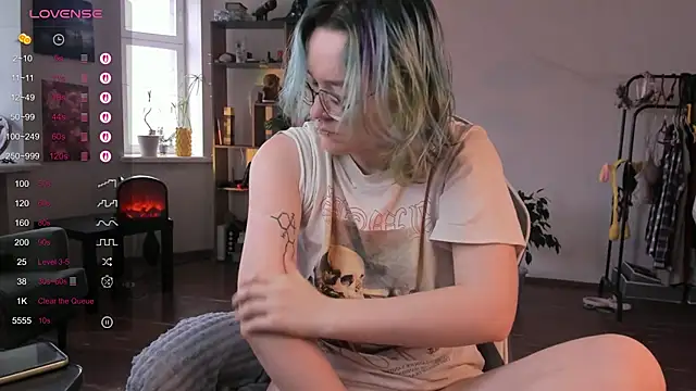 alisahug online show from 10/07/25, 04:42