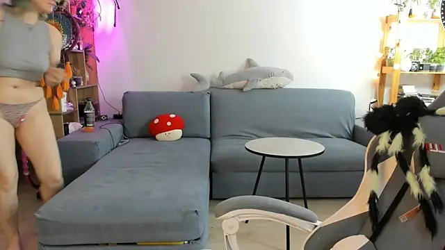 alisahug online show from 10/15/25, 10:15