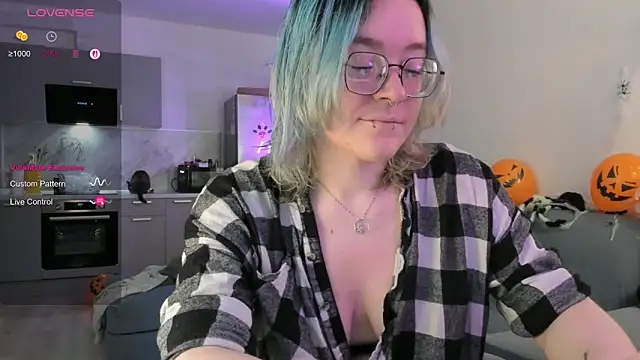 alisahug online show from 10/27/25, 08:07