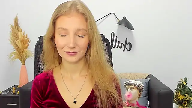 Snapshot of LolaWilsons chatting on 01/06/25, 10:13 LolaWilsons online show from 01/06/25, 10:13