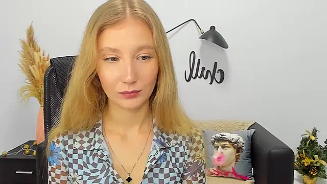 Snapshot of LolaWilsons chatting on 01/07/25, 11:16 LolaWilsons online show from 01/07/25, 11:16