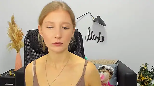 Snapshot of LolaWilsons chatting on 01/09/25, 10:31 LolaWilsons online show from 01/09/25, 10:31