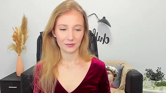 Snapshot of LolaWilsons chatting on 01/23/25, 06:28 LolaWilsons online show from 01/23/25, 06:28