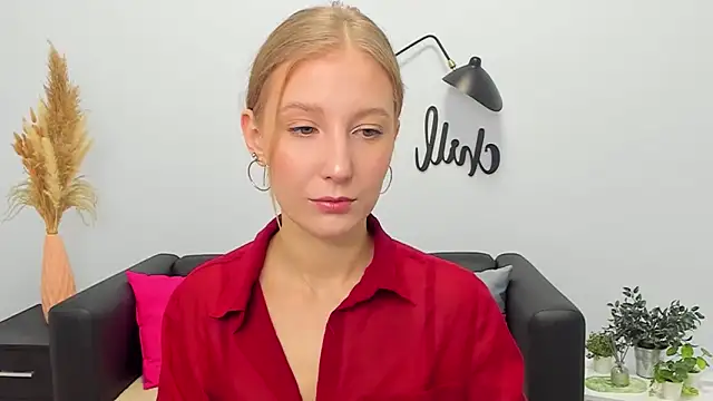 Snapshot of LolaWilsons chatting on 11/28/25, 07:22 LolaWilsons online show from 11/28/25, 07:22