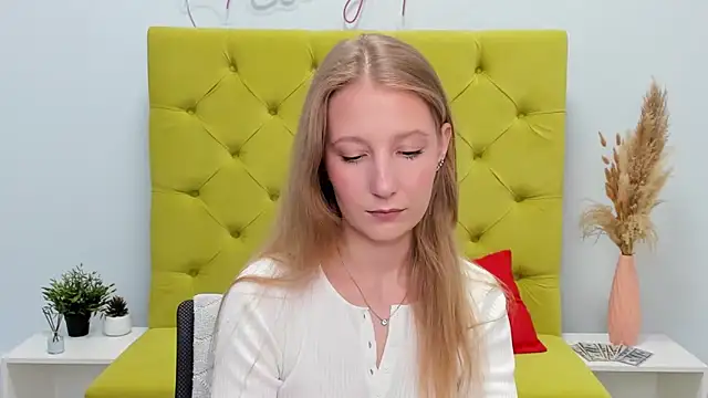 LolaWilsons online show from 05/04/26, 08:21