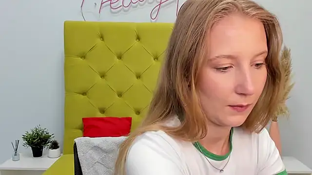 LolaWilsons online show from 05/19/26, 08:09