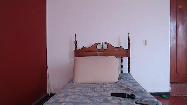 Snapshot of Freyja_eter chatting on 09/28/25, 04:23 Freyja eter online show from 09/28/25, 04:23