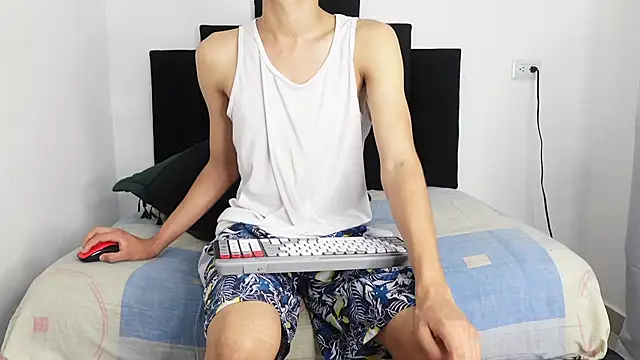 MarcoAlexLatino online show from 03/19/25, 03:20