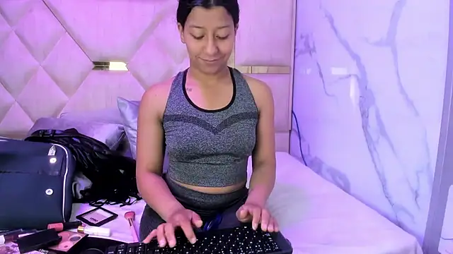 VaneLin18 online show from 02/03/26, 04:45