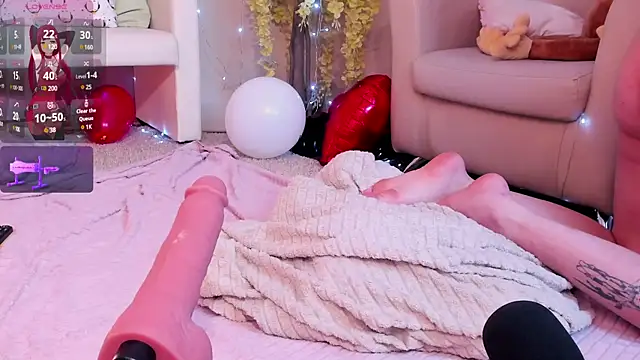 Snapshot of Frie_Moor chatting on 02/27/25, 01:28 Frie Moor online show from 02/27/25, 01:28