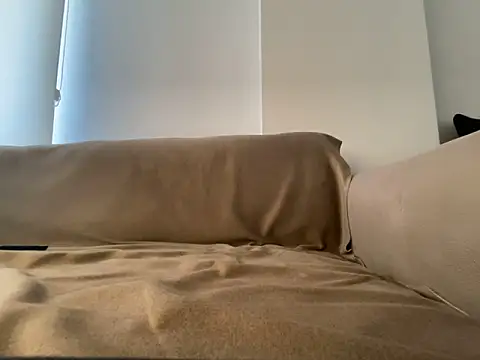 Snapshot of khaaleesiii chatting on 10/29/25, 08:27 khaaleesiii online show from 10/29/25, 08:27