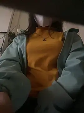 Snapshot of Tuongvy05 chatting on 12/28/24, 01:38 Tuongvy05 online show from 12/28/24, 01:38