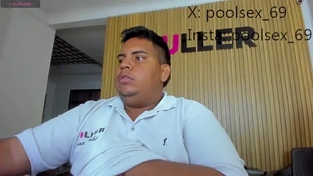 Snapshot of Poolsex_69 chatting on 10/27/25, 08:24 Poolsex 69 online show from 10/27/25, 08:24