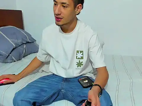 Chandler ken online show from 12/19/25, 01:45