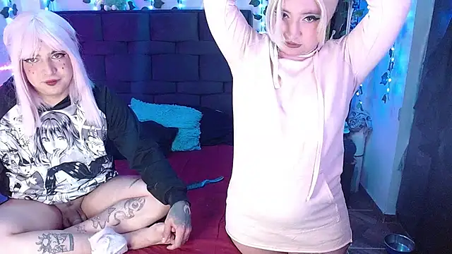 Snapshot of the_lesbian_game chatting on 09/24/25, 03:32 the lesbian game online show from 09/24/25, 03:32