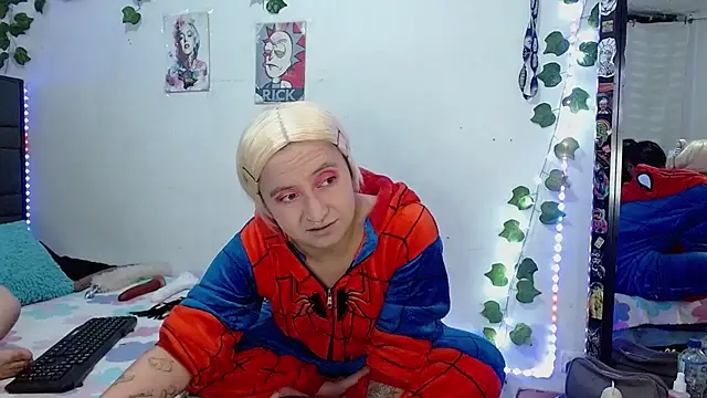 Snapshot of the_lesbian_game chatting on 10/22/25, 03:29 the lesbian game online show from 10/22/25, 03:29