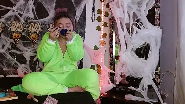 the lesbian game online show from 11/01/25, 03:30