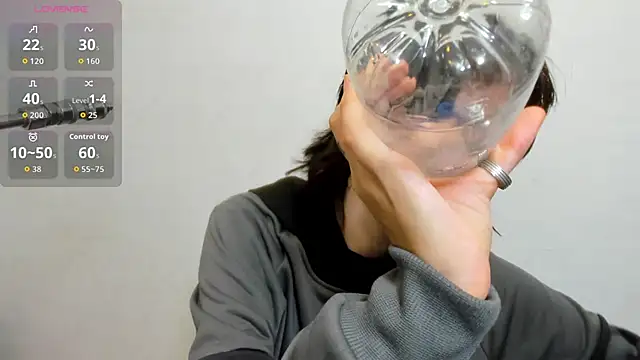 lizzy davis 1 online show from 12/23/25, 04:10