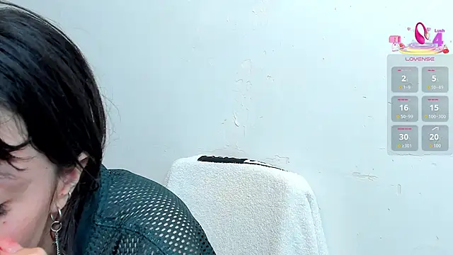 lizzy davis 1 online show from 04/05/26, 03:36