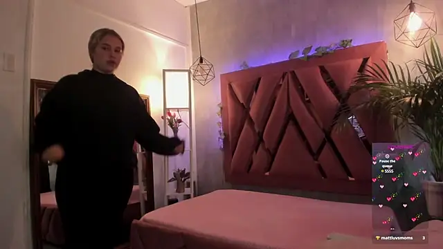 Haelycute online show from 03/11/25, 11:33