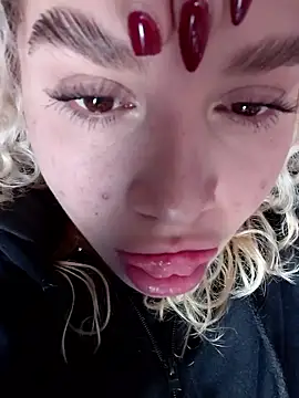 Haelycute online show from 04/16/26, 06:52