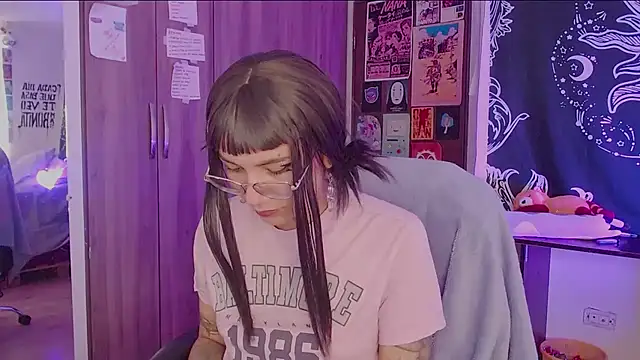 melissahowl online show from 11/24/25, 02:28