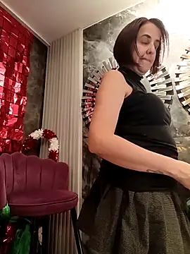 IsisBlake online show from 11/30/25, 05:50