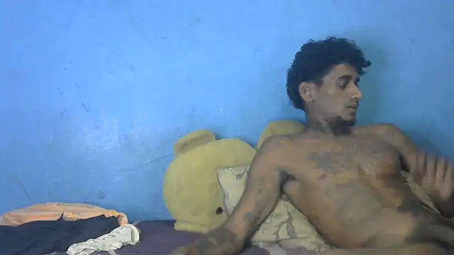 Snapshot of indiangeni20 chatting on 10/12/25, 12:04 indiangeni20 online show from 10/12/25, 12:04