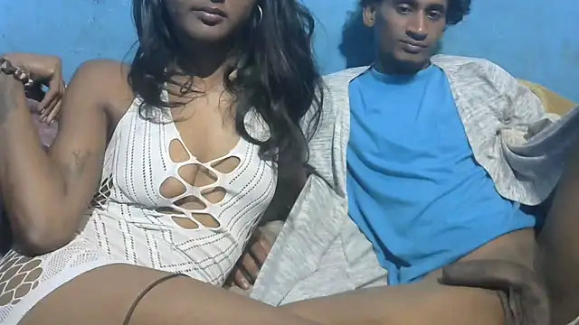 Snapshot of indiangeni20 chatting on 12/13/25, 07:53 indiangeni20 online show from 12/13/25, 07:53