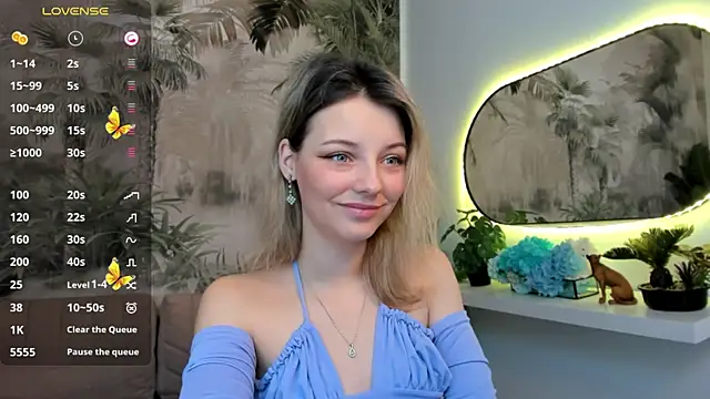 Snapshot of pretty_little_thing chatting on 01/13/25, 11:49 pretty little thing online show from 01/13/25, 11:49