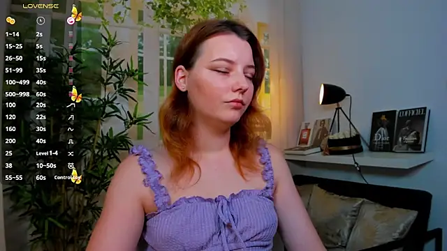 Snapshot of pretty_little_thing chatting on 11/20/25, 04:07 pretty little thing online show from 11/20/25, 04:07