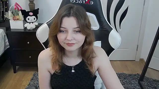 Snapshot of pretty_little_thing chatting on 05/13/26, 05:32 pretty little thing online show from 05/13/26, 05:32