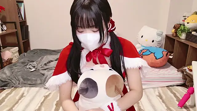 Snapshot of Mia--meow chatting on 12/24/24, 10:22 Mia--meow online show from 12/24/24, 10:22