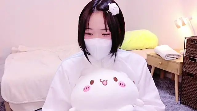 Snapshot of Mia--meow chatting on 02/12/25, 12:44 Mia--meow online show from 02/12/25, 12:44