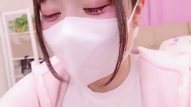 Snapshot of Mia--meow chatting on 10/28/25, 01:36 Mia--meow online show from 10/28/25, 01:36