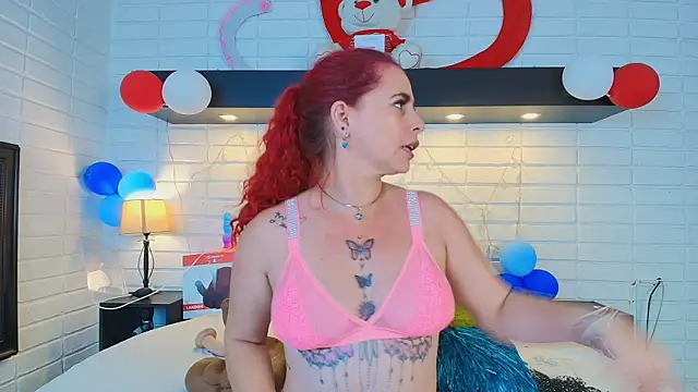 Snapshot of HannaBrave chatting on 02/17/25, 03:31 HannaBrave online show from 02/17/25, 03:31