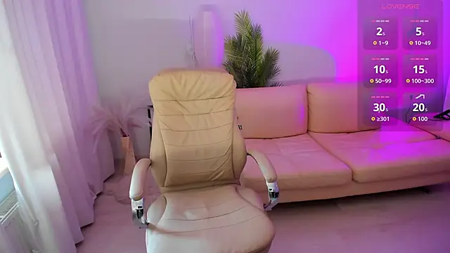 Daniela Kitty  online show from 05/18/26, 07:03