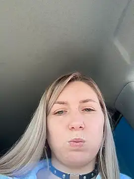 Snapshot of Crazy-Rosa chatting on 02/22/25, 05:44 Crazy-Rosa online show from 02/22/25, 05:44