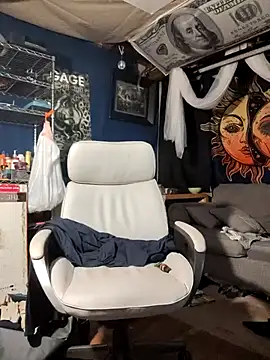 Gillygilly76 online show from 03/19/25, 08:11