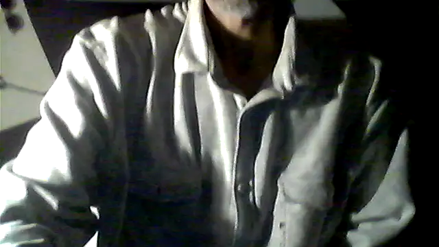 Snapshot of Gillygilly76 chatting on 03/21/26, 08:30 Gillygilly76 online show from 03/21/26, 08:30