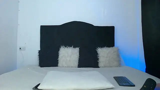 Jennifer Louisee online show from 02/19/25, 04:44