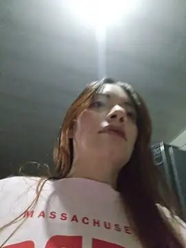 Snapshot of valery_mora chatting on 04/05/26, 04:31 valery mora online show from 04/05/26, 04:31