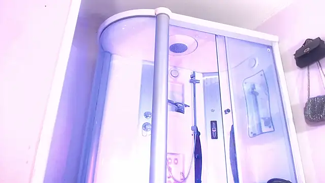 Snapshot of sexy-luna-star-ts chatting on 11/04/25, 08:52 sexy-luna-star-ts online show from 11/04/25, 08:52