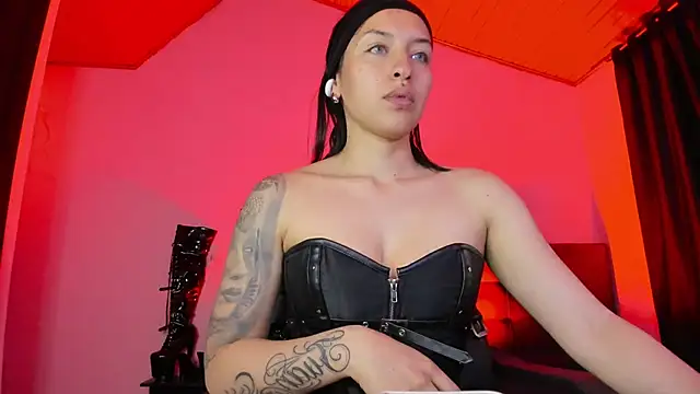 MistressVenena online show from 11/27/25, 09:50