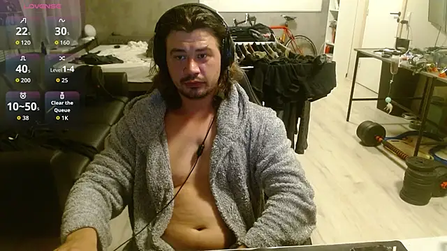 Snapshot of DanishStarF chatting on 09/13/25, 02:33 DanishStarF online show from 09/13/25, 02:33