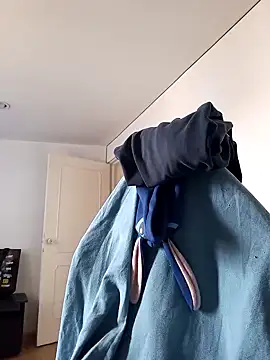 Snapshot of weedmanhot28 chatting on 12/23/24, 08:03 weedmanhot28 online show from 12/23/24, 08:03