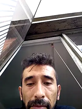 Snapshot of weedmanhot28 chatting on 02/01/25, 08:05 weedmanhot28 online show from 02/01/25, 08:05